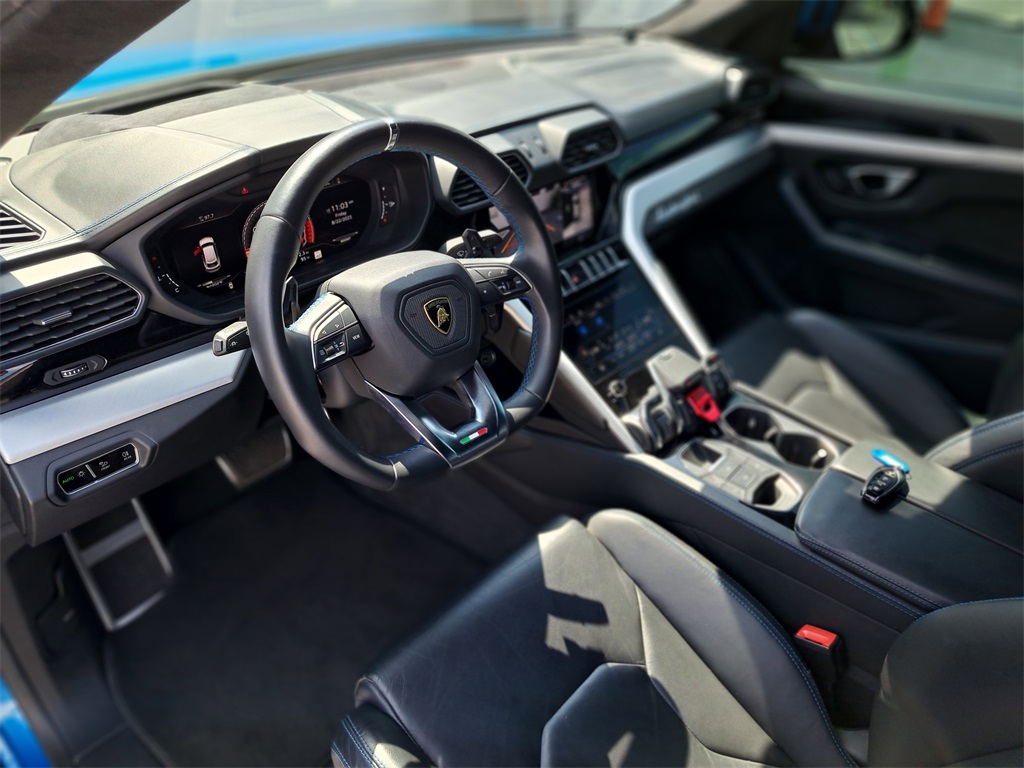 2021 Lamborghini Urus photo 27