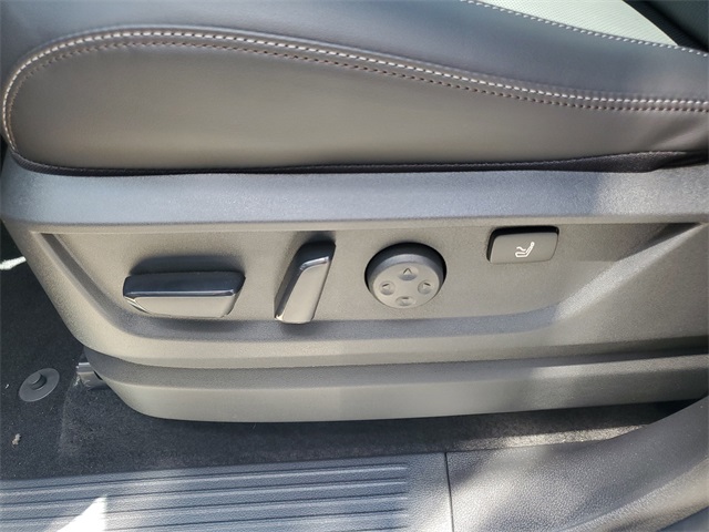 2025 Nissan Armada Platinum Reserve photo 13