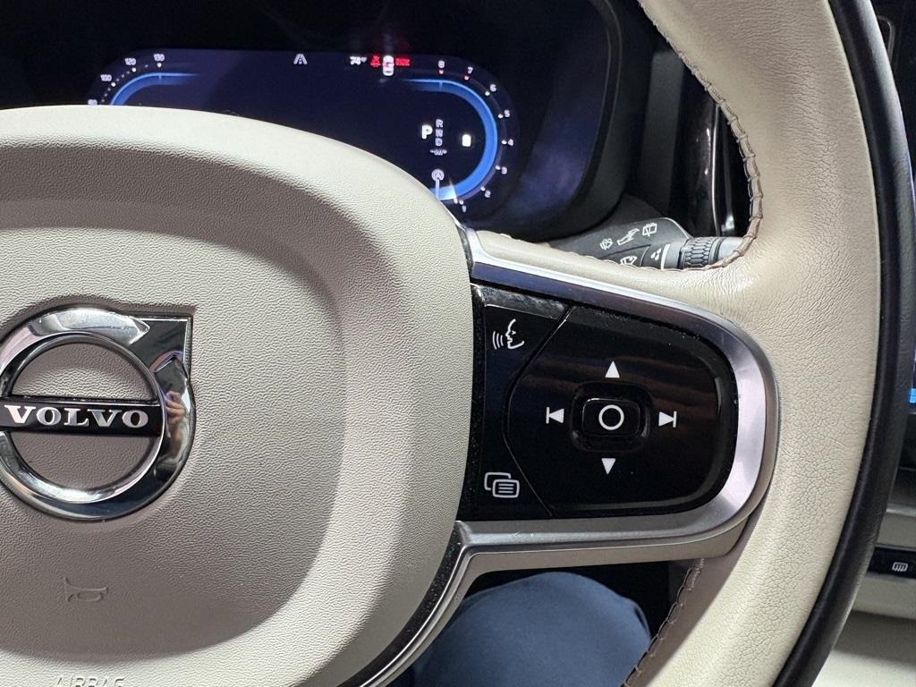 2024 Volvo XC60 B5 Plus photo 28