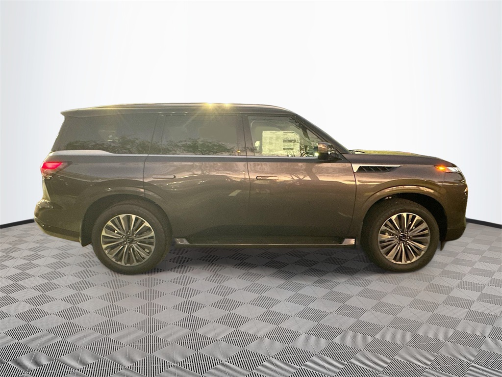 2026 Infiniti QX80 Luxe photo 4