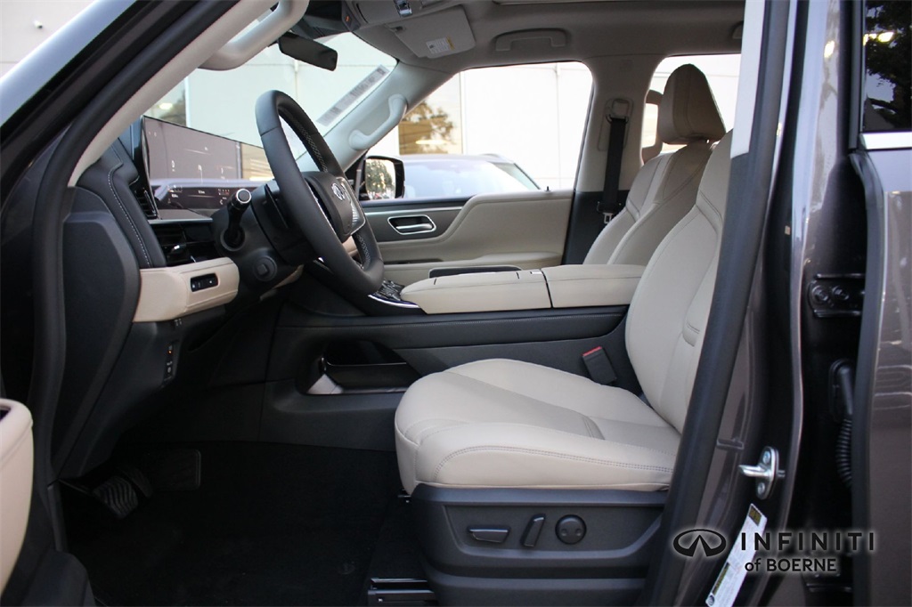 2026 Infiniti QX80 Pure photo 7