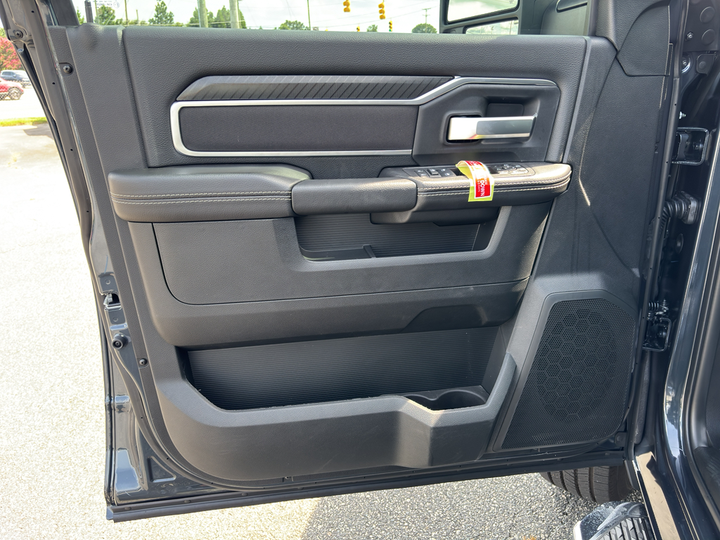 2025 Ram 2500 Big Horn photo 27