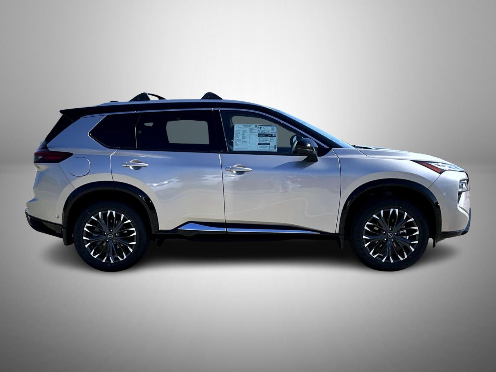 2026 Nissan Rogue Platinum photo 2