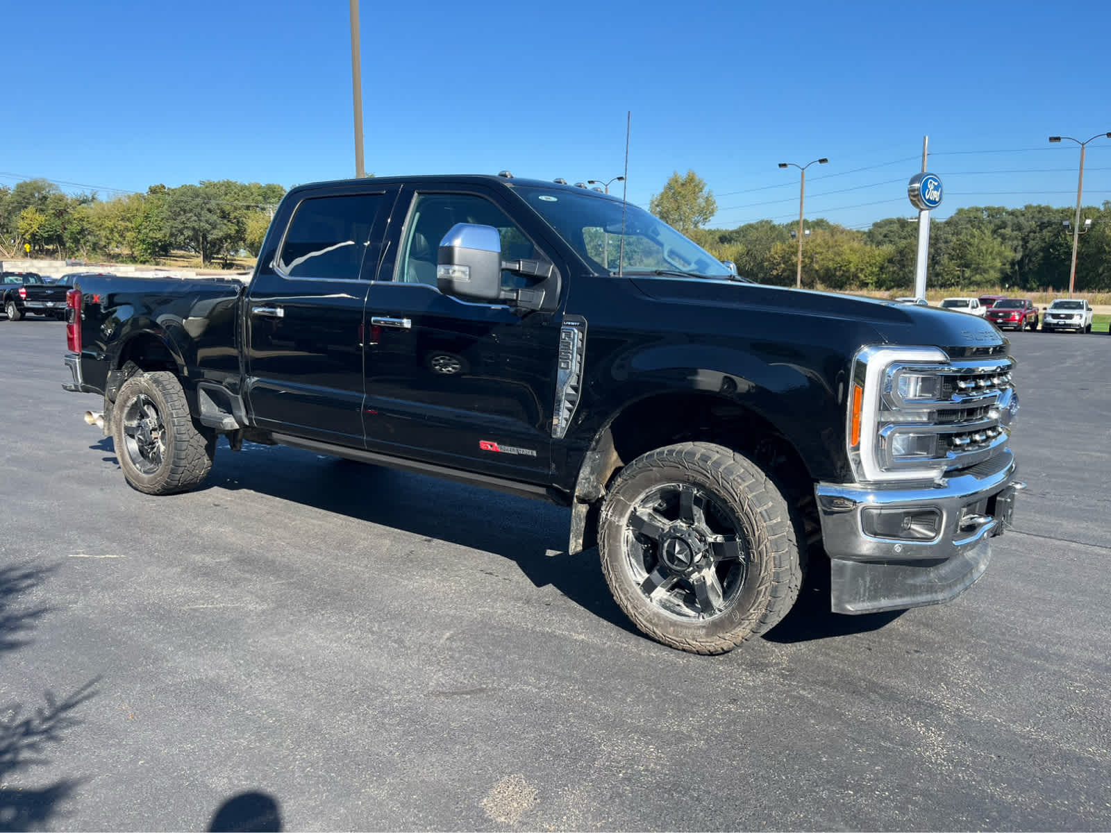 2023 Ford F-350 Lariat photo 2