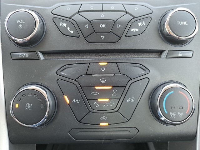 2016 Ford Fusion SE photo 22