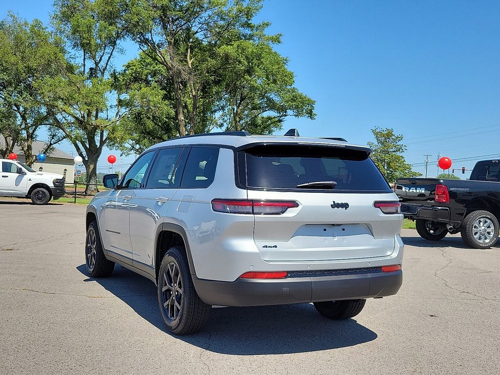 2025 Jeep Grand Cherokee Altitude X photo 4