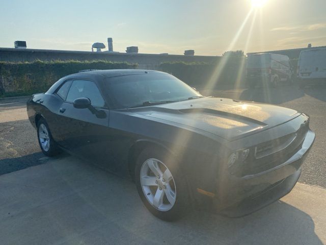 2012 Dodge Challenger SXT photo 4