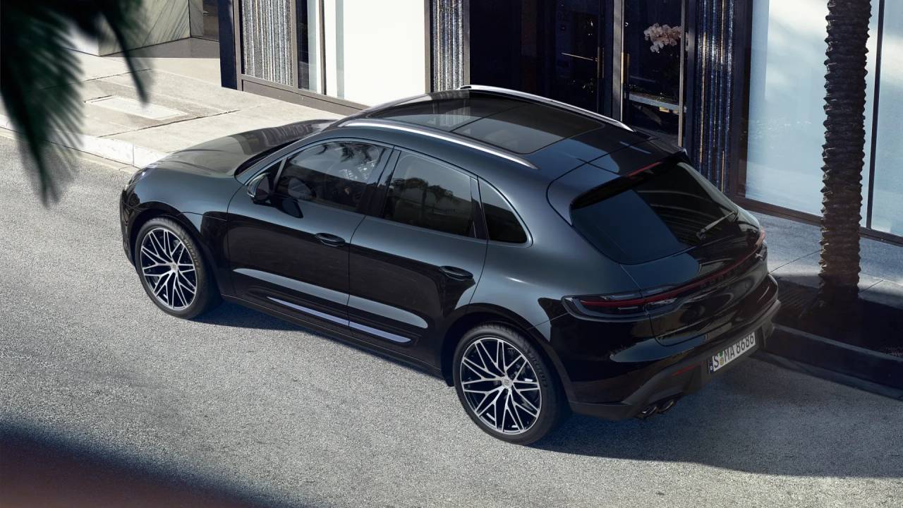 2025 Porsche Macan T photo 4