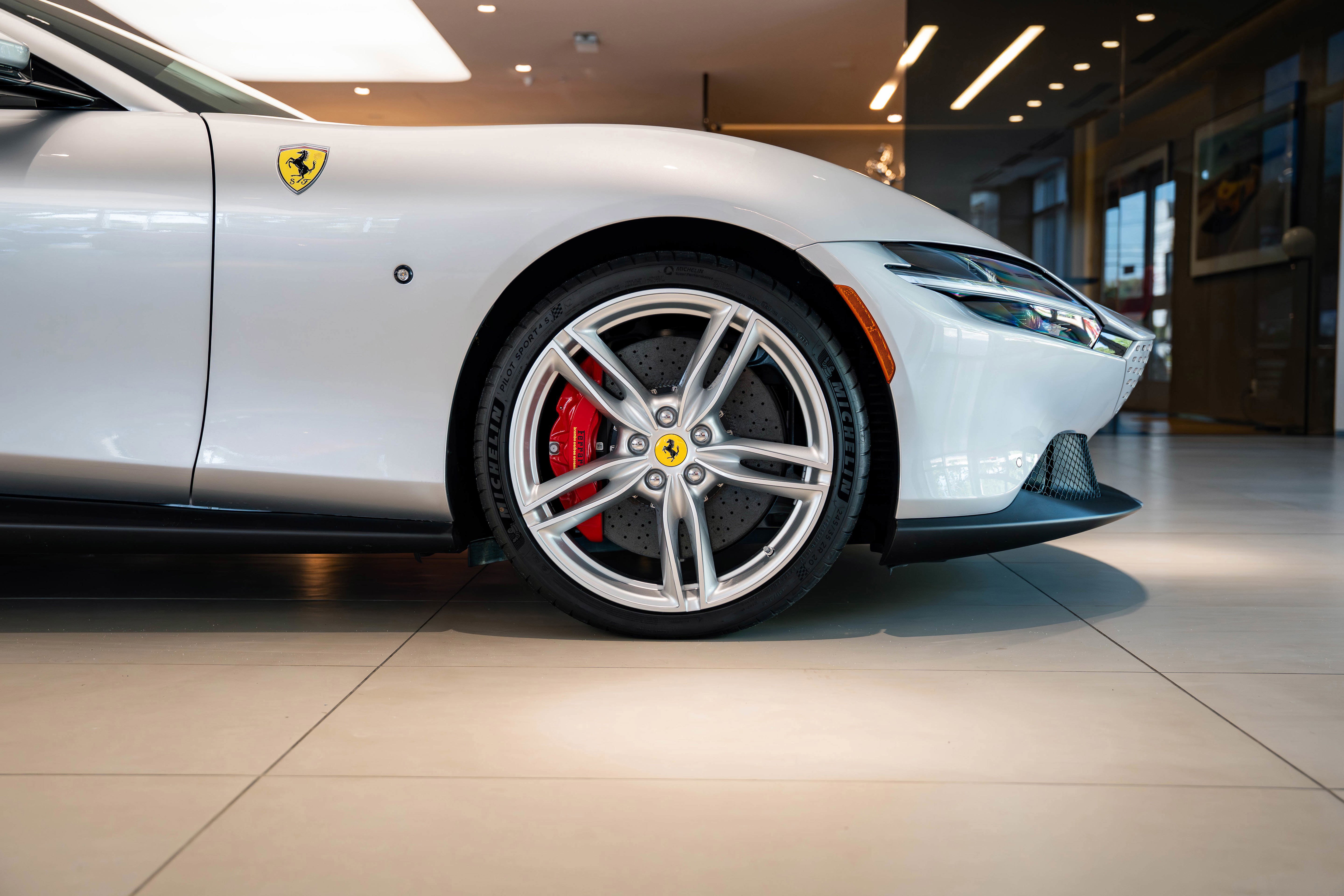2024 Ferrari Roma Spider photo 32