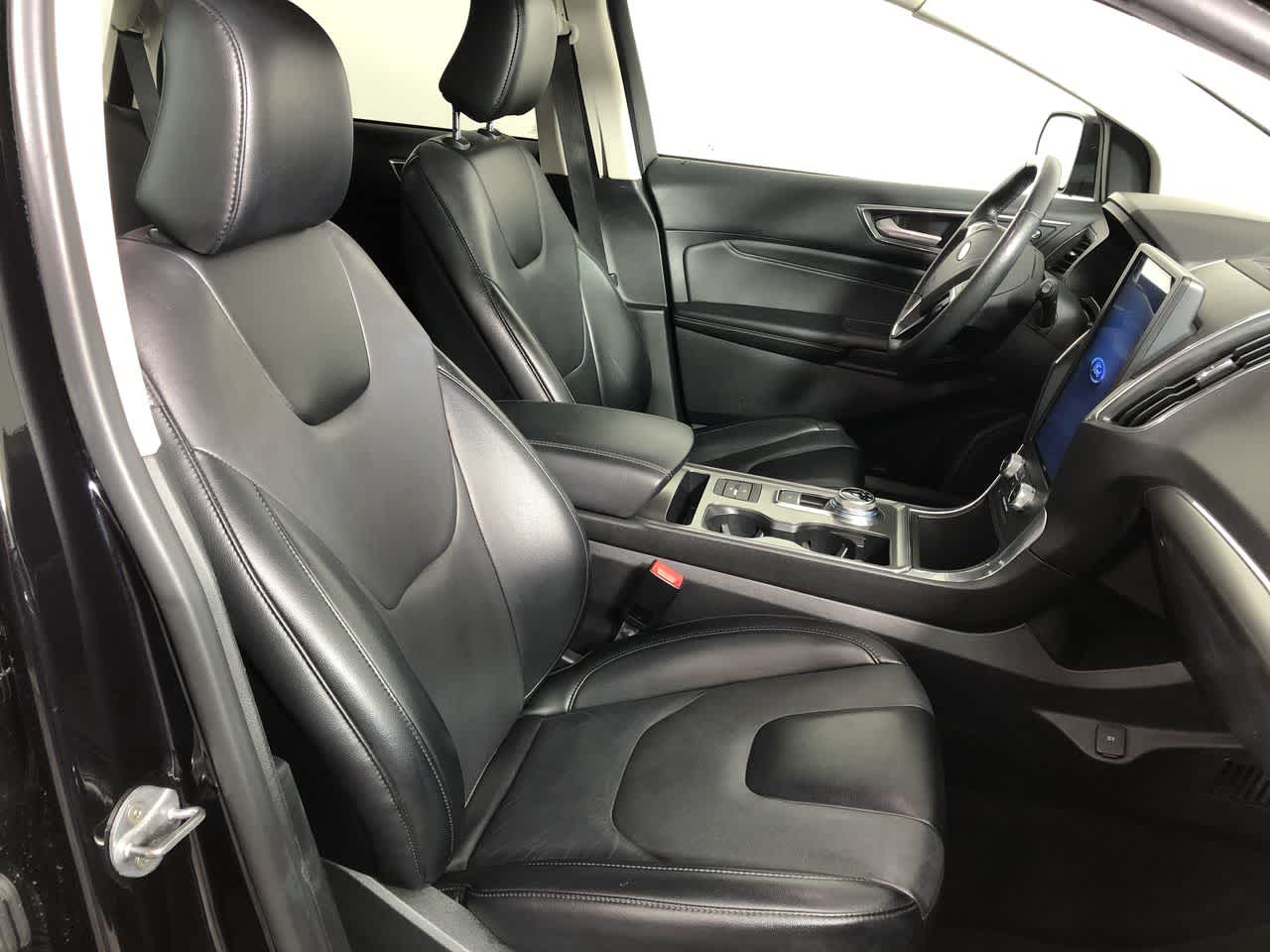 2022 Ford Edge Titanium photo 17