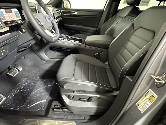 2024 Volkswagen Atlas Cross Sport SEL R-Line photo 14