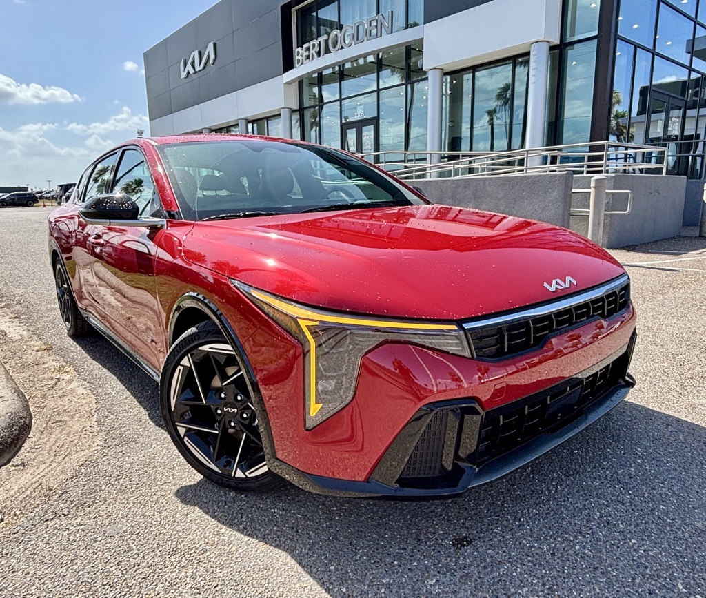 2025 Kia K4 GT-Line's photo
