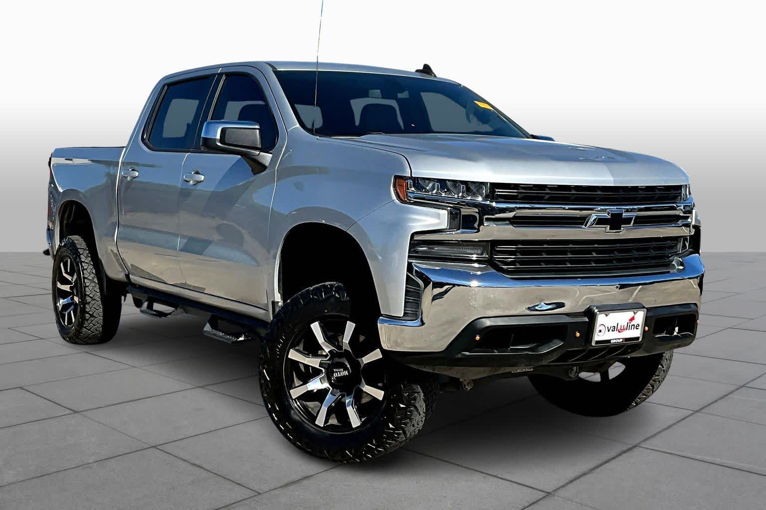 2019 Chevrolet Silverado 1500 LT photo 2