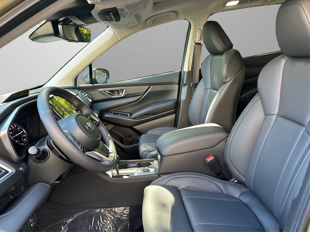 2025 Subaru Ascent Limited photo 9