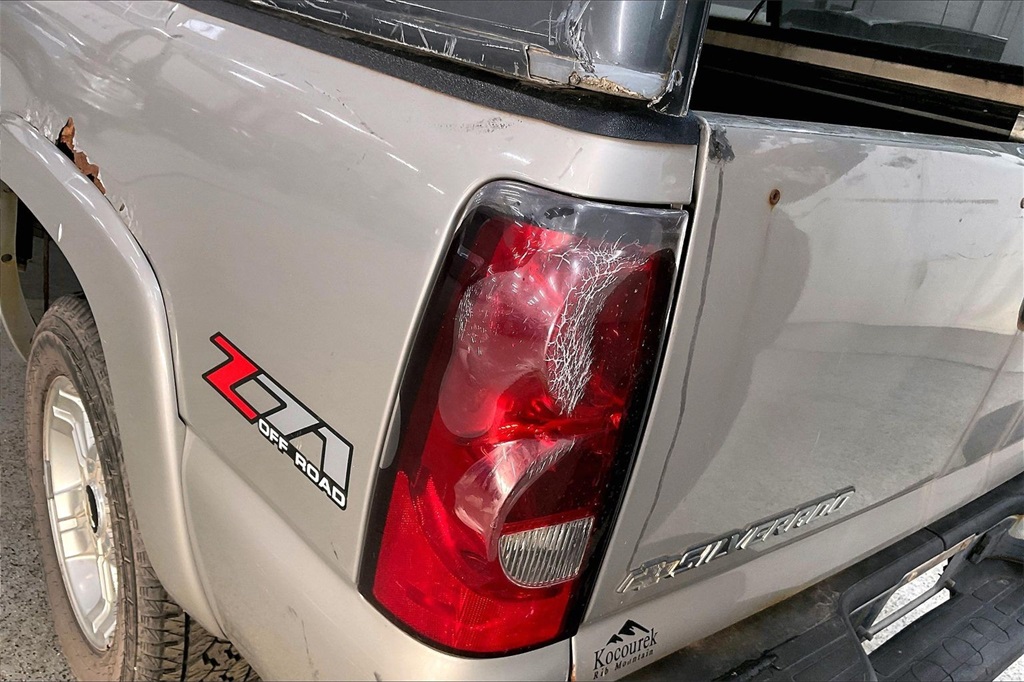 2004 CHEVROLET SILVERADO - Image 28