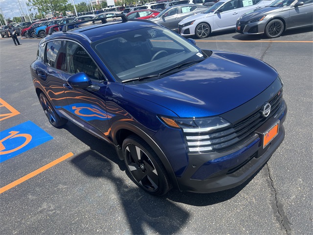 2025 Nissan Kicks SR photo 3