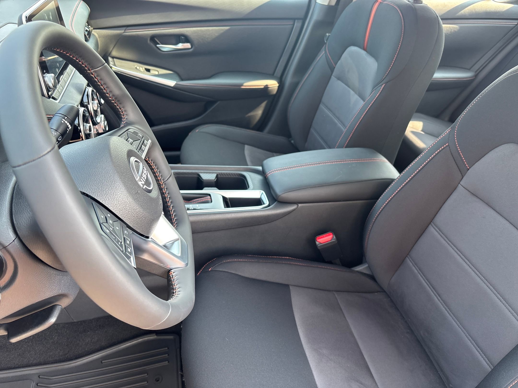 2025 Nissan Sentra SR photo 5