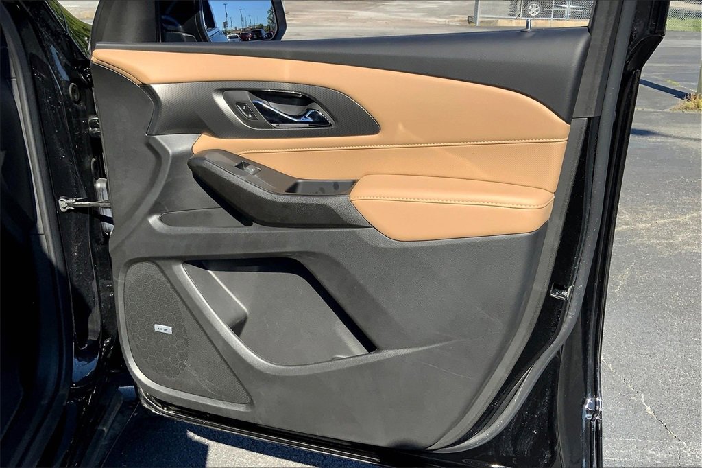 2023 Chevrolet Traverse Premier photo 22