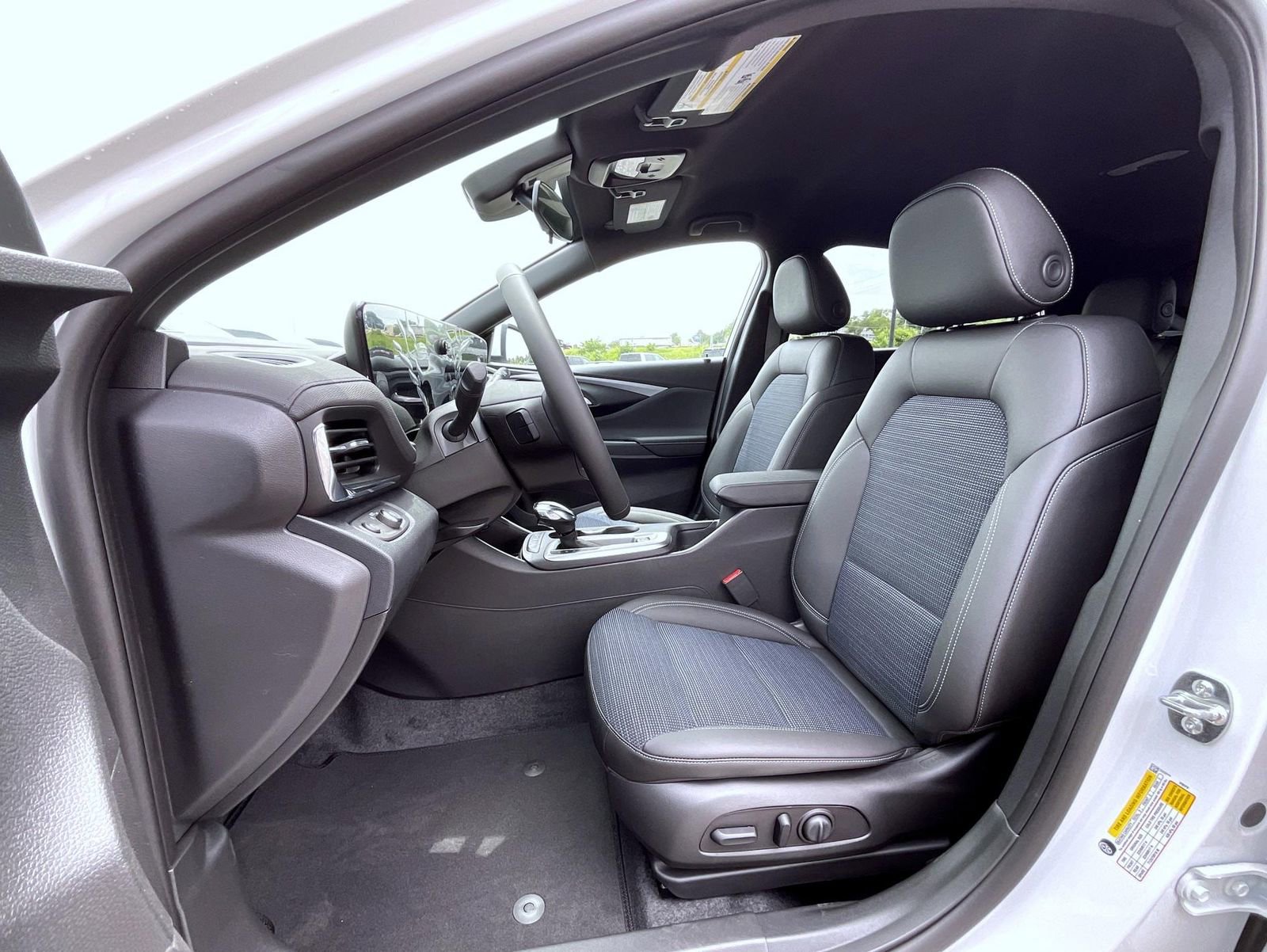 2025 Buick Envista Preferred photo 10