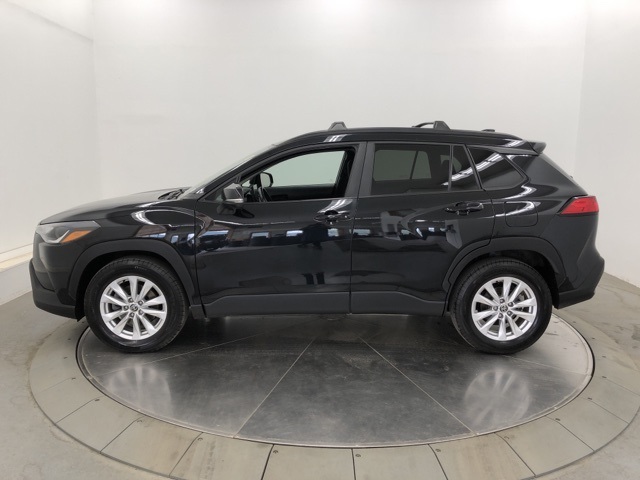 2023 Toyota Corolla Cross LE photo 4