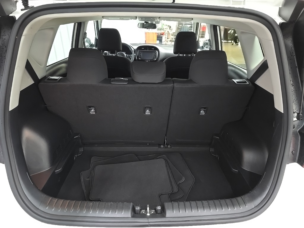 2021 Kia Soul LX photo 11
