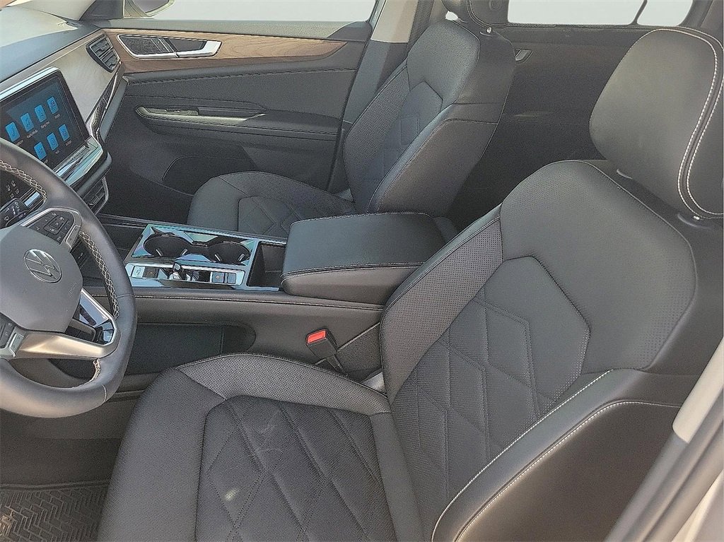 2024 Volkswagen Atlas SE Technology photo 14