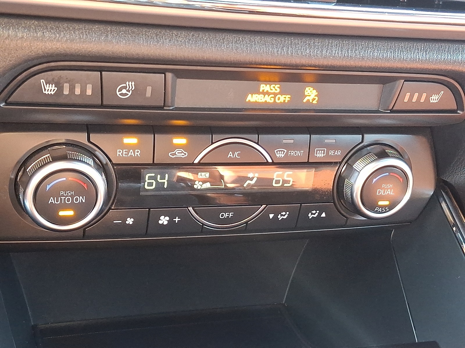 2018 Mazda CX-9 Signature photo 16