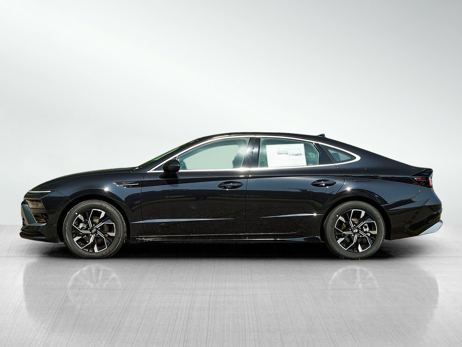 2025 Hyundai Sonata SEL photo 3