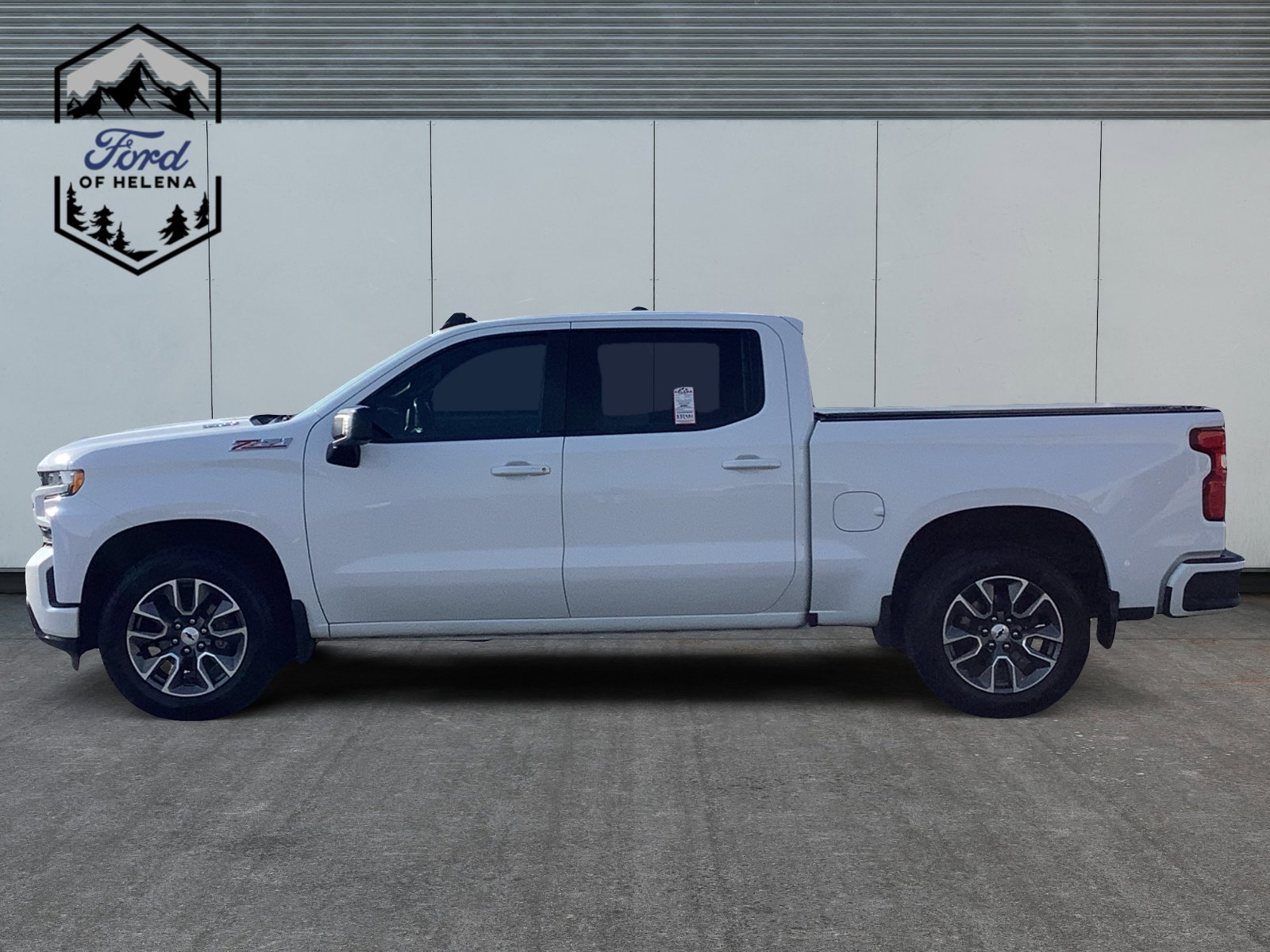 2020 Chevrolet Silverado 1500 RST photo 2