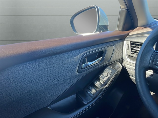 2023 Nissan Rogue SV photo 31