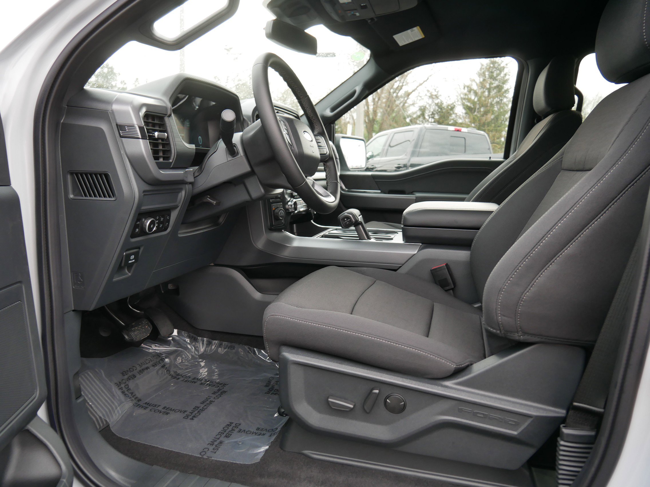 2025 Ford F-150 XLT photo 7
