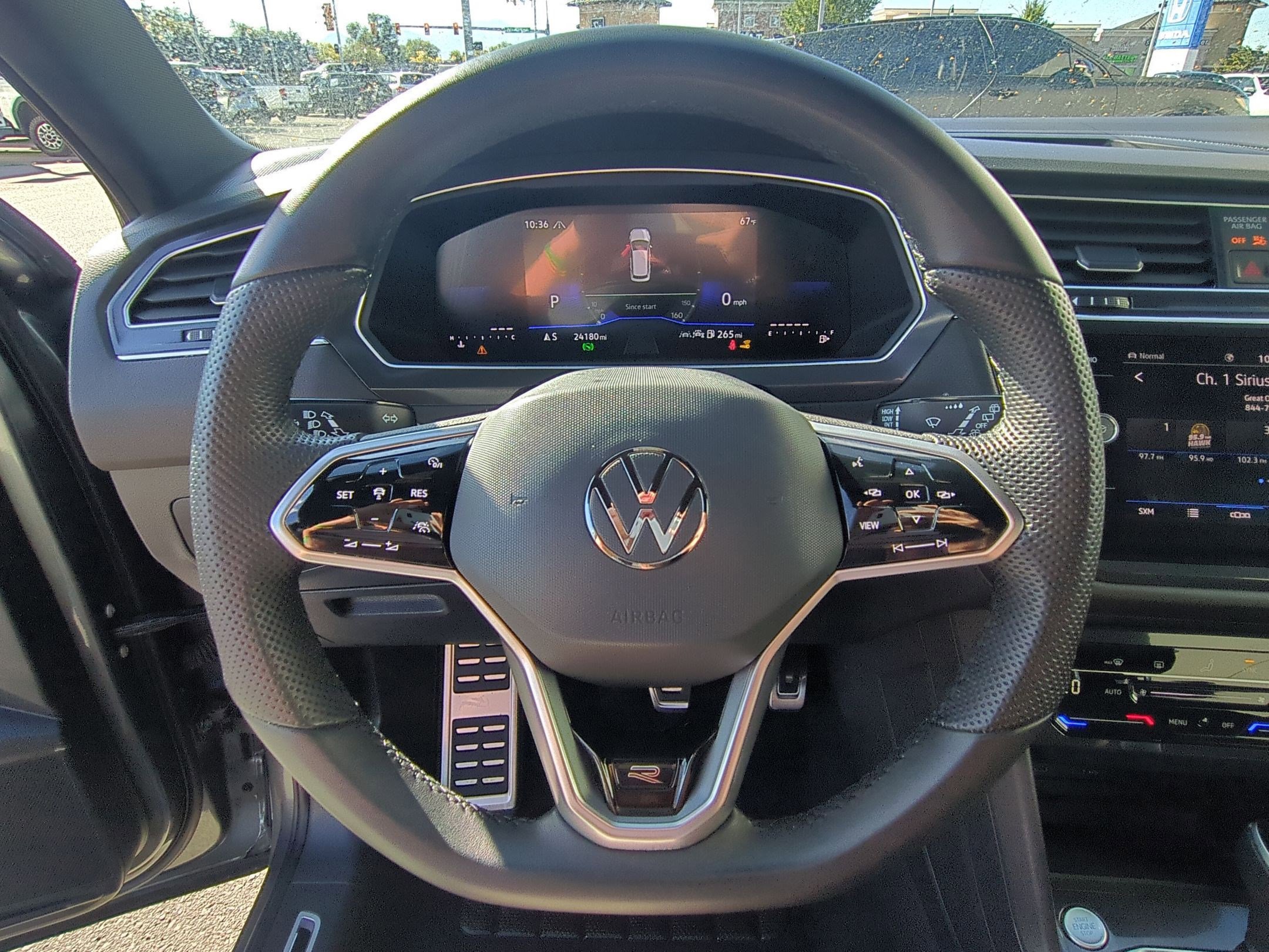 2024 Volkswagen Tiguan SE R-Line Black photo 12