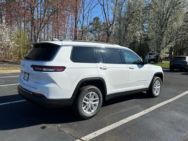 2025 Jeep Grand Cherokee Laredo photo 3