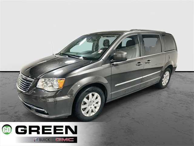 2016 Chrysler Town & Country Touring's photo