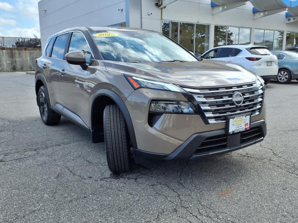 2025 Nissan Rogue SV photo 2