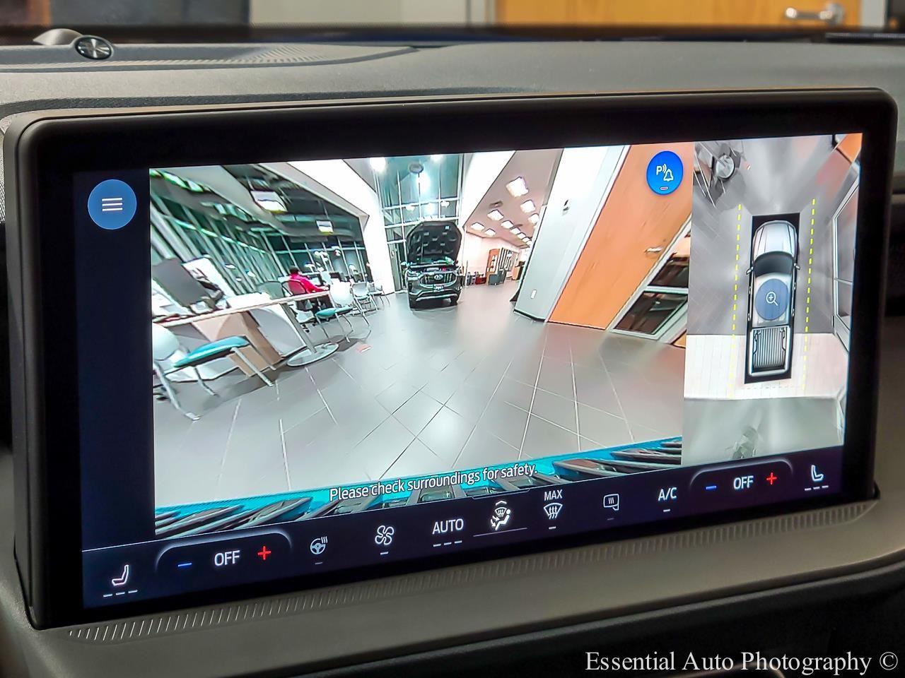 2025 Ford Maverick photo 3