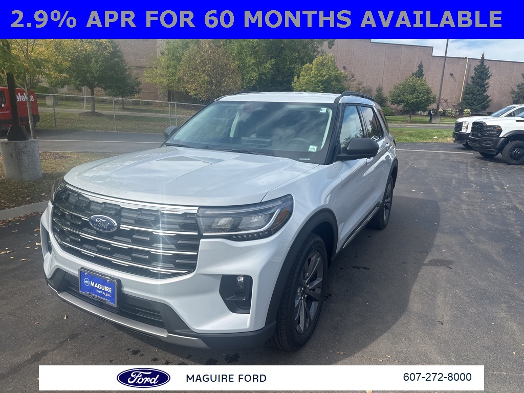2025 Ford Explorer photo 8