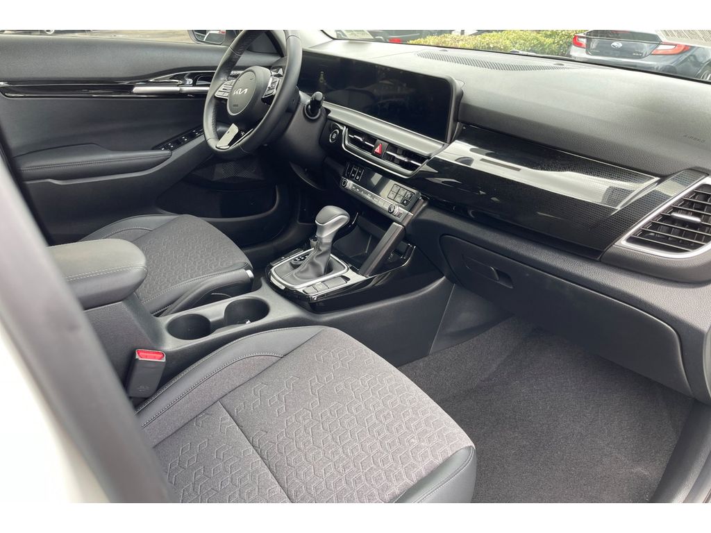 2025 Kia Seltos S photo 15