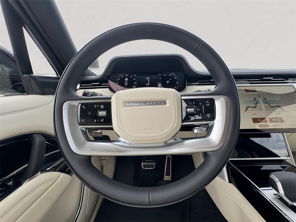 2025 Land Rover Range Rover SE photo 10