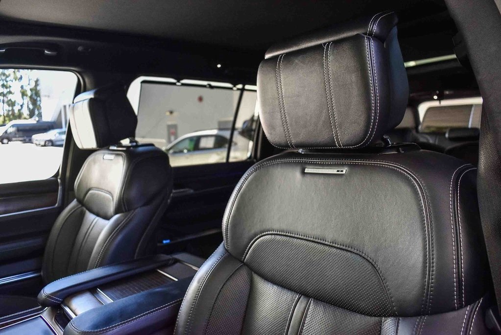 2022 Jeep Grand Wagoneer I photo 22