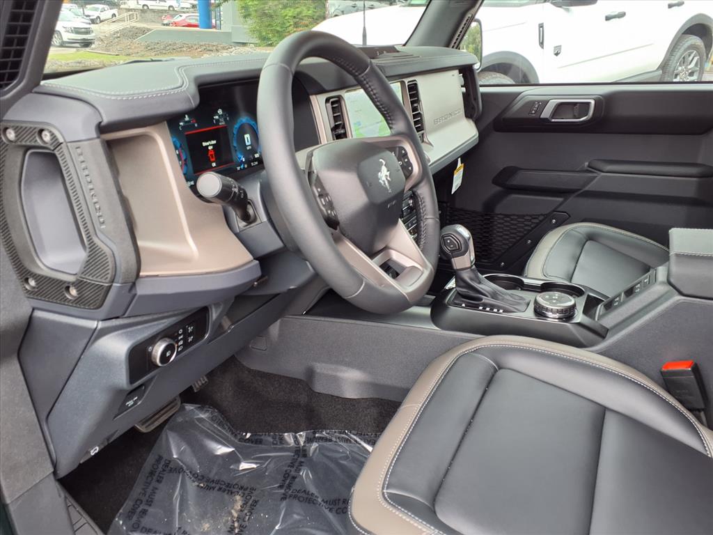 2025 Ford Bronco Outer Banks photo 12