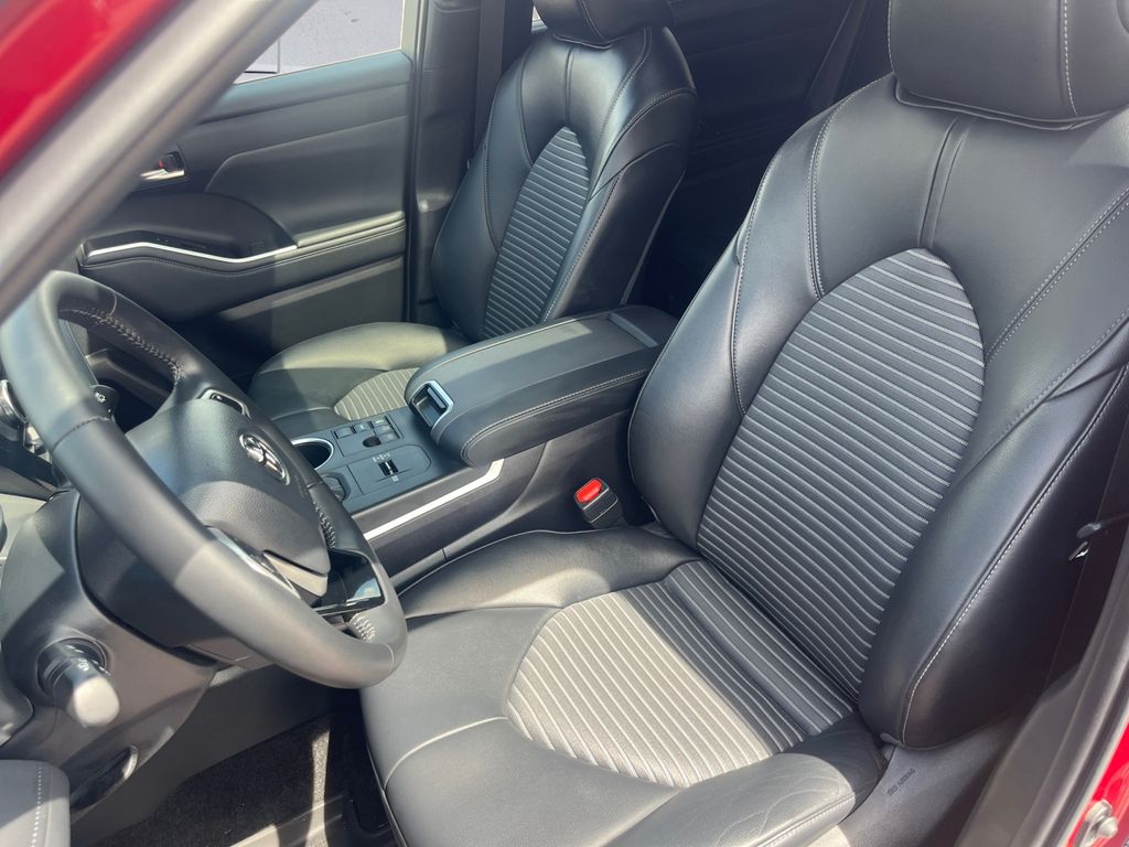 2023 Toyota Highlander XSE photo 8