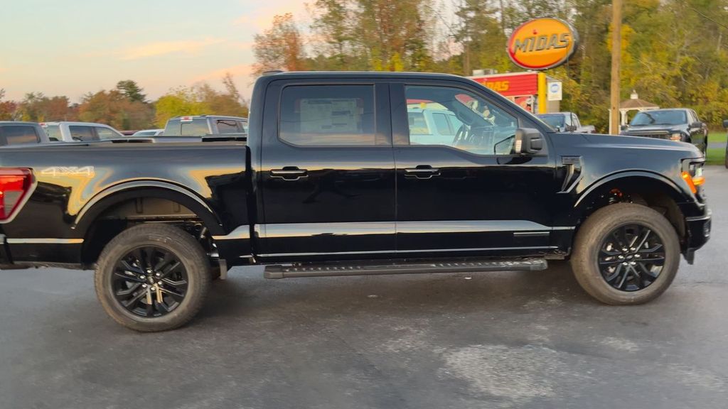 2025 Ford F-150 XLT photo 4