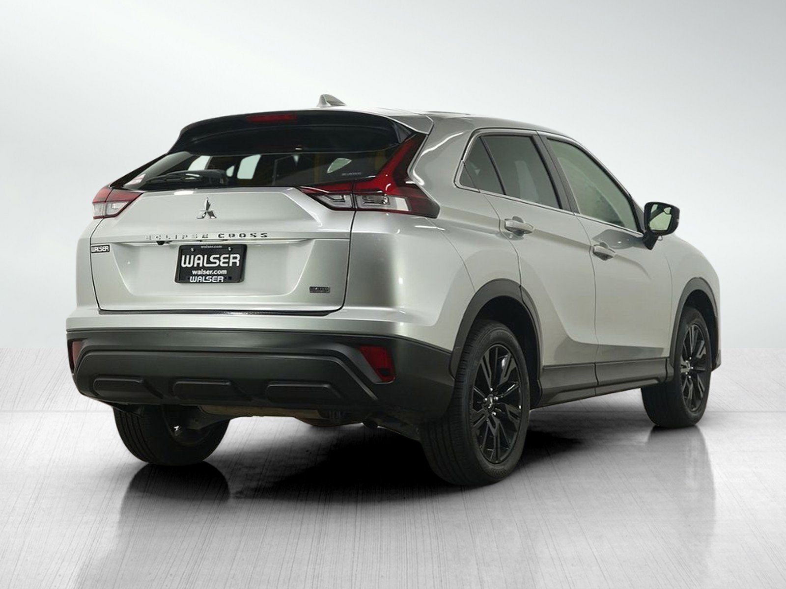 2023 Mitsubishi Eclipse Cross LE photo 3