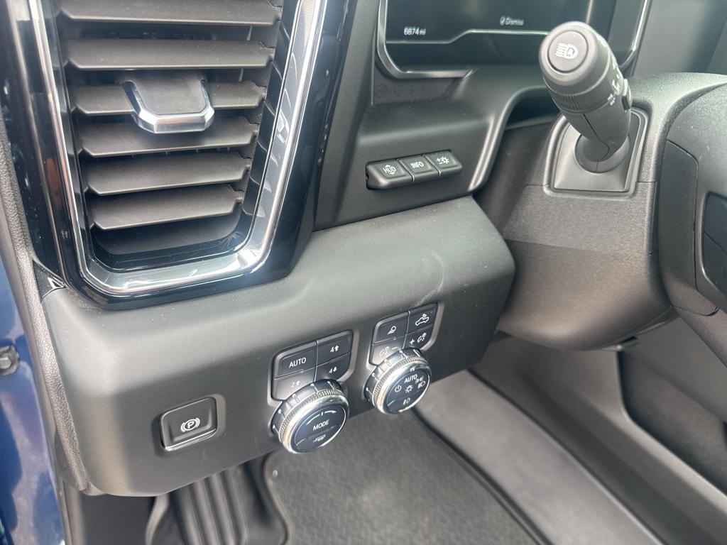 2024 Gmc Sierra 2500 Denali photo 23
