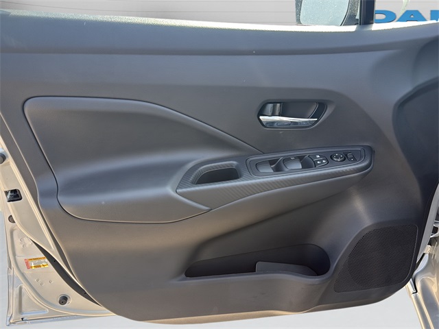 2025 Nissan Versa 1.6 SV photo 16