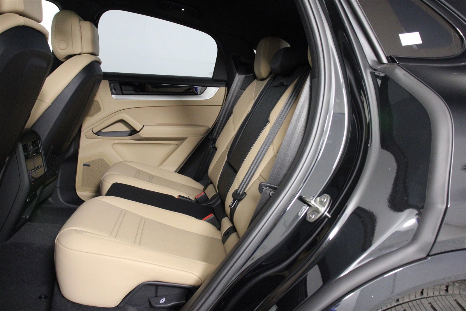 2026 Porsche Cayenne E-Hybrid Coupe photo 18