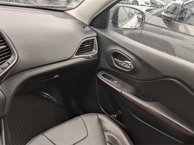 2020 Jeep Cherokee Trailhawk photo 10