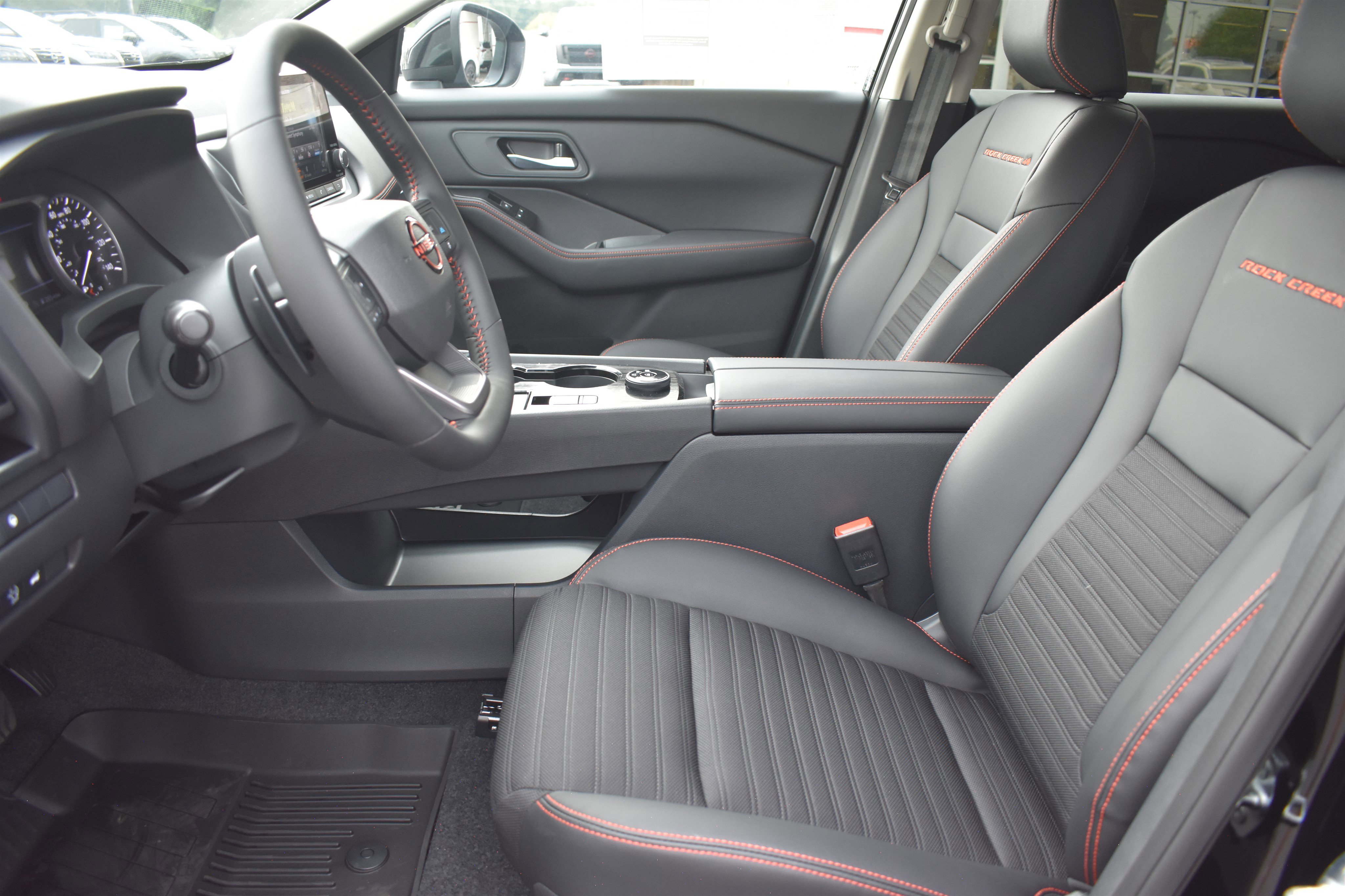 2026 Nissan Rogue SV photo 8