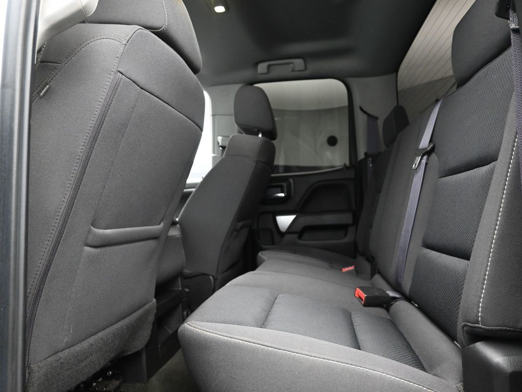 2017 Chevrolet Silverado 1500 LT photo 8
